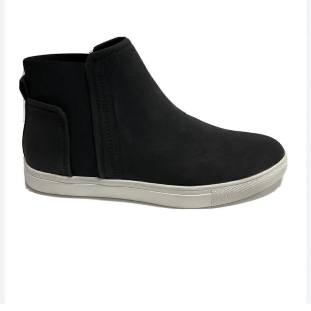 Kenneth Cole Women's Reaction, Jodi, Slip-On Shoes-Black size 6